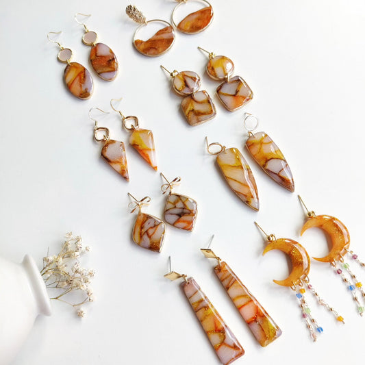 Boucles d'oreilles orange "effet marbré"