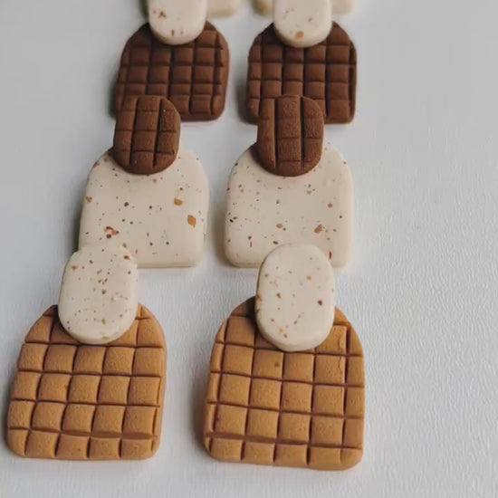 Retro earrings | Polymer clay earrings | Artisanal | Handmade | Jewellery | Minimalist | Christmas | Polymer Clay | Stud Earrings