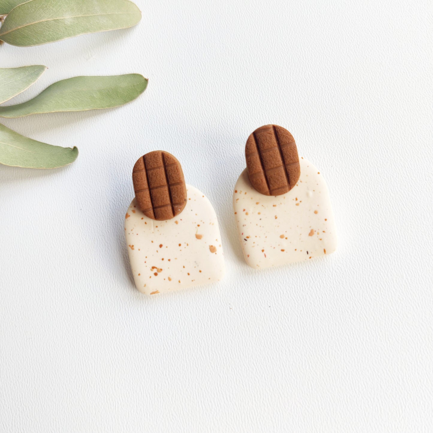 Retro earrings | Polymer clay earrings | Artisanal | Handmade | Jewellery | Minimalist | Christmas | Polymer Clay | Stud Earrings