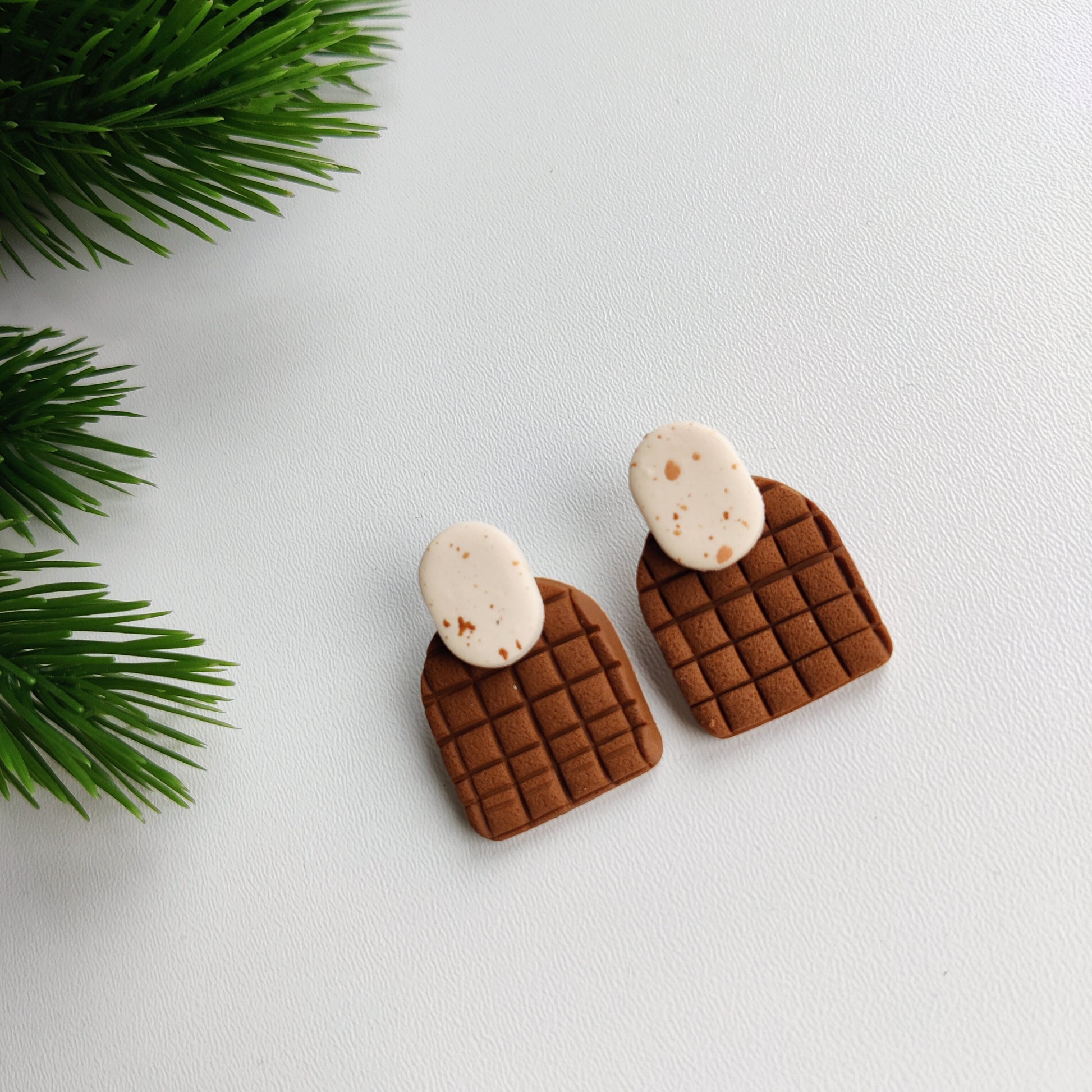 Retro earrings | Polymer clay earrings | Artisanal | Handmade | Jewellery | Minimalist | Christmas | Polymer Clay | Stud Earrings