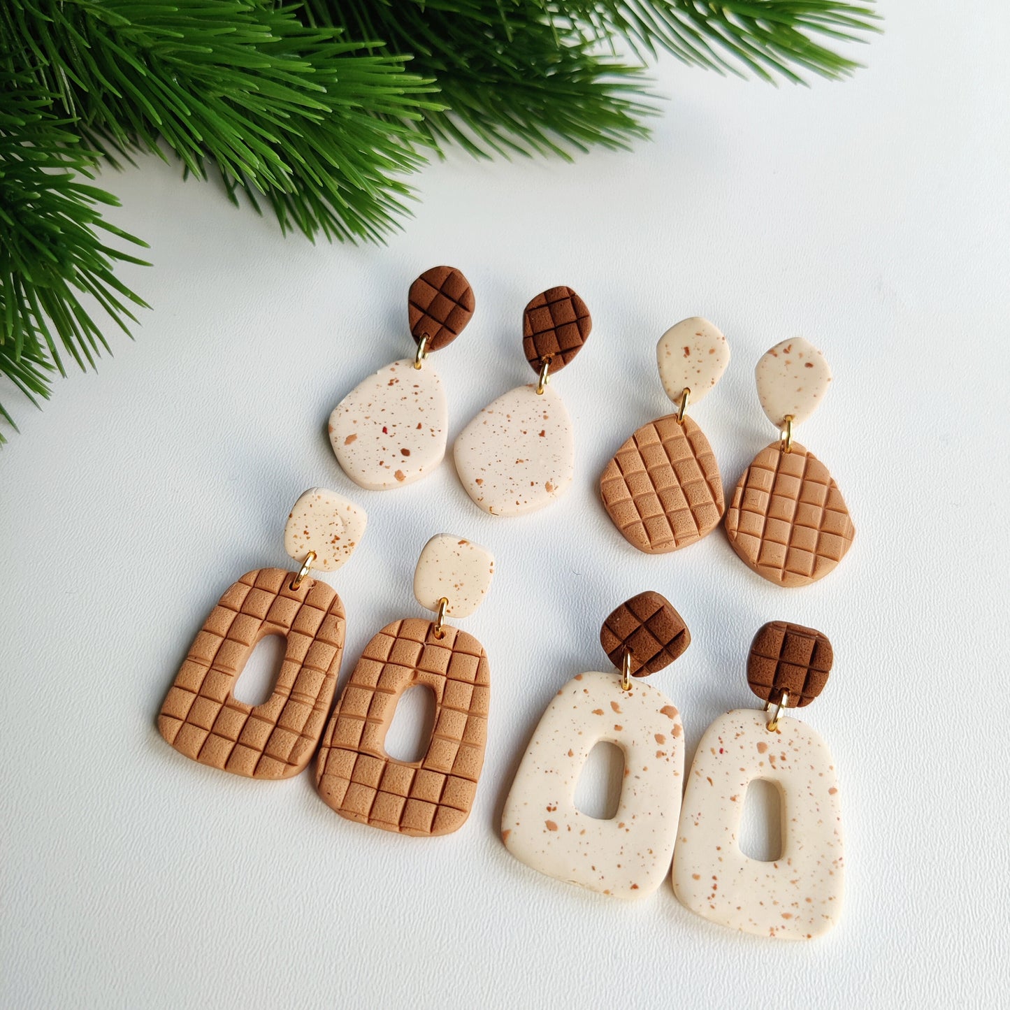 Retro earrings | Polymer clay earrings | Artisanal | Handmade | Jewellery | Minimalist | Christmas | Polymer Clay | Dangle Earrings