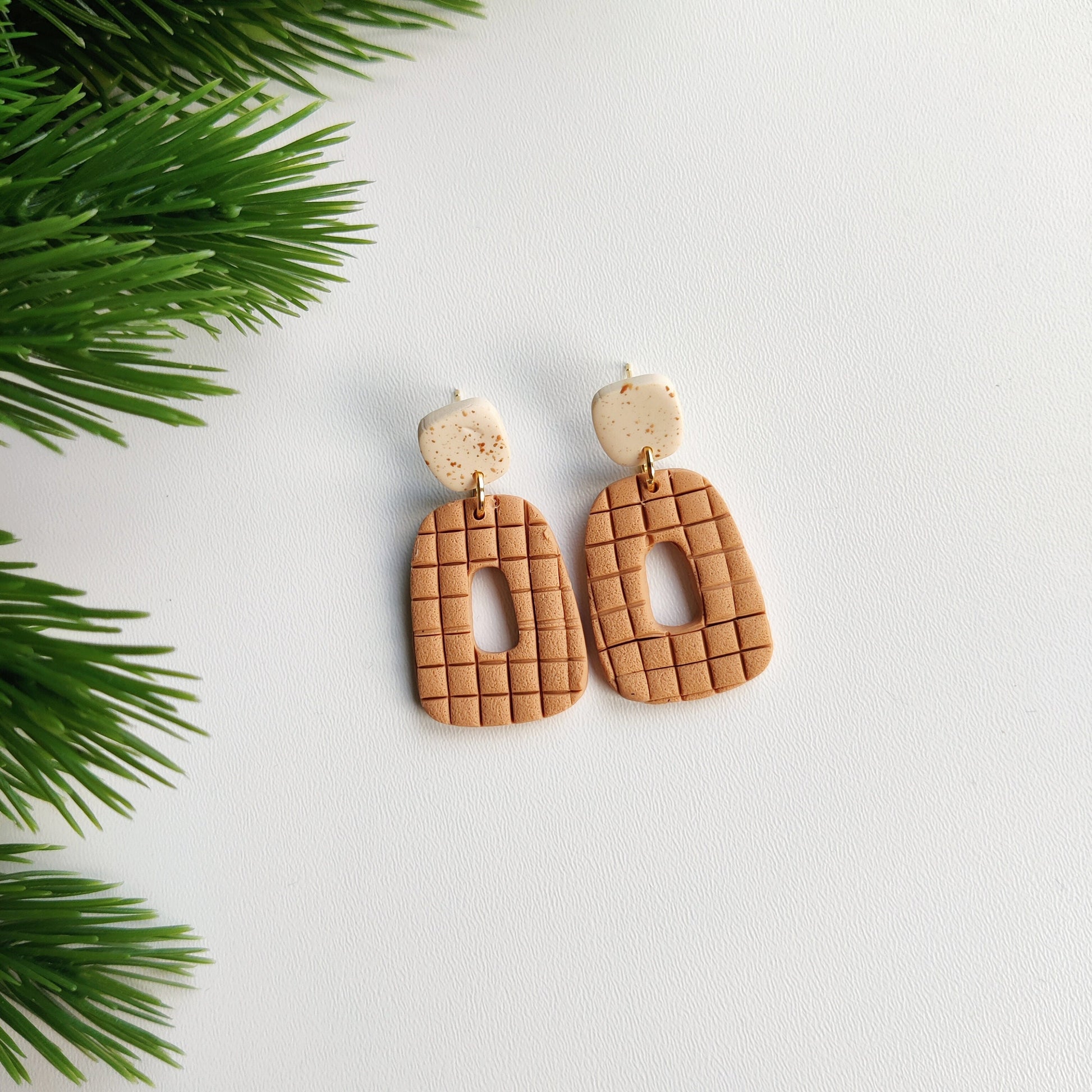 Retro earrings | Polymer clay earrings | Artisanal | Handmade | Jewellery | Minimalist | Christmas | Polymer Clay | Dangle Earrings