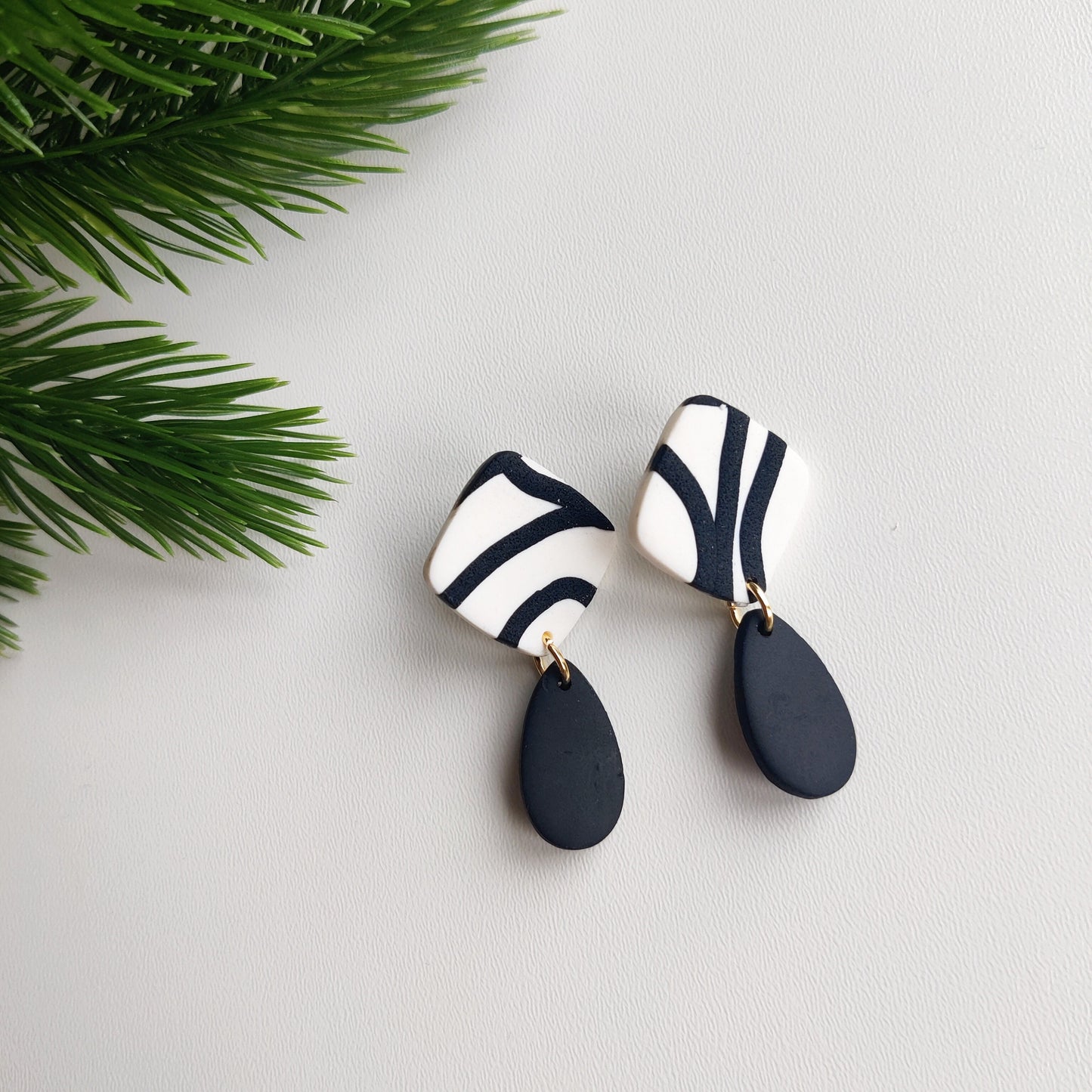 Minimalist Earrings | Polymer clay earrings | Artisanal | Handmade | Jewellery | Minimalist | Christmas | Polymer Clay | Dangle Earrings| UK