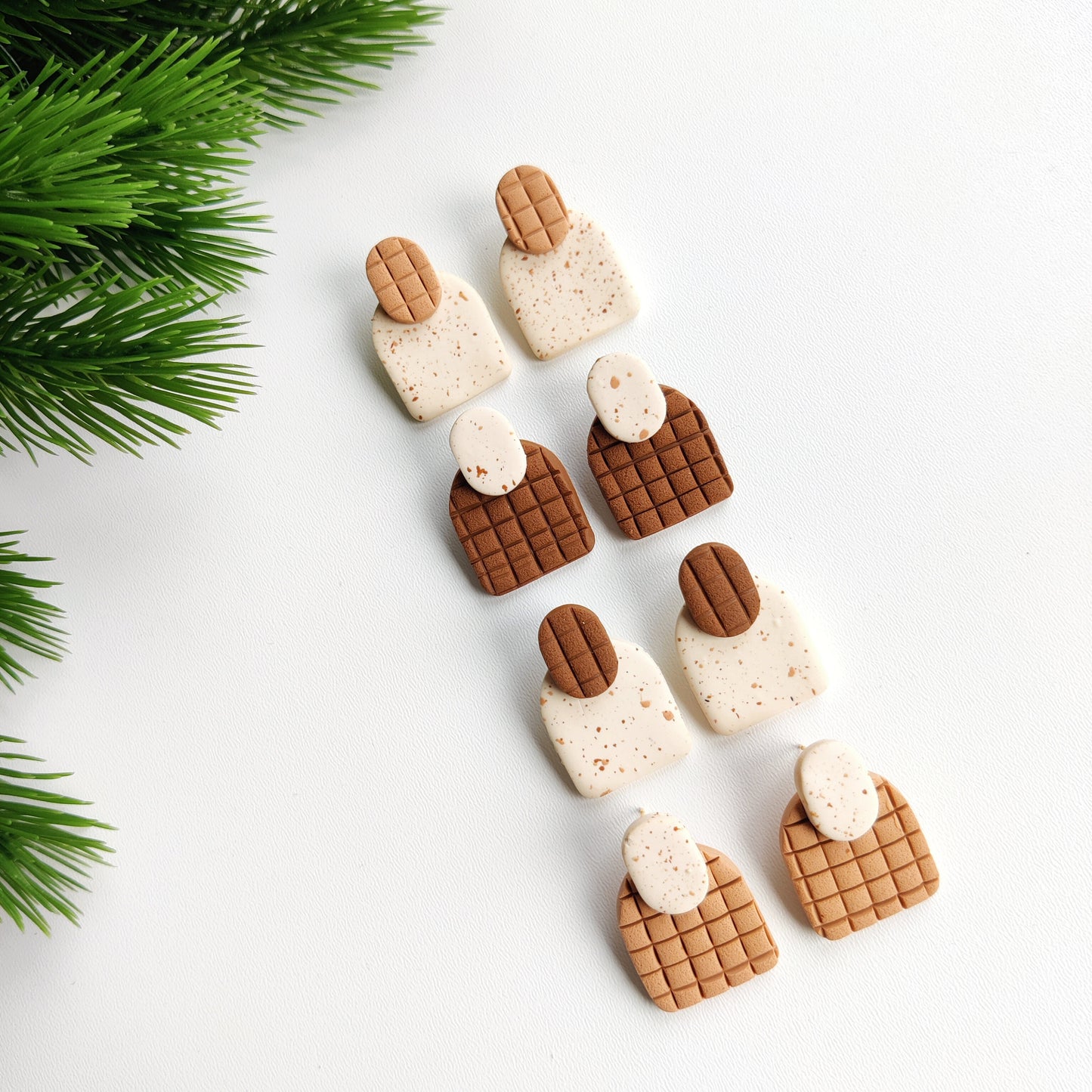 Retro earrings | Polymer clay earrings | Artisanal | Handmade | Jewellery | Minimalist | Christmas | Polymer Clay | Stud Earrings