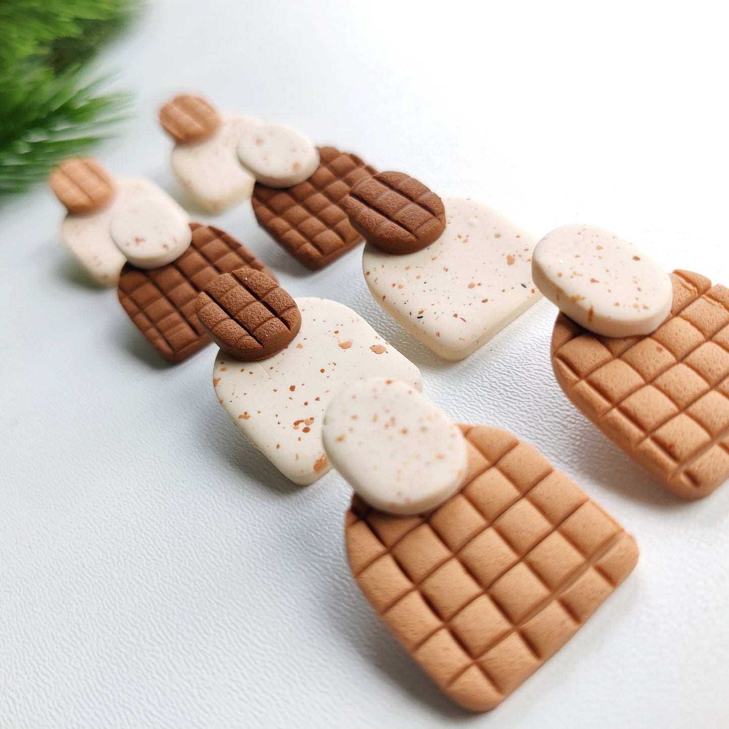 Retro earrings | Polymer clay earrings | Artisanal | Handmade | Jewellery | Minimalist | Christmas | Polymer Clay | Stud Earrings