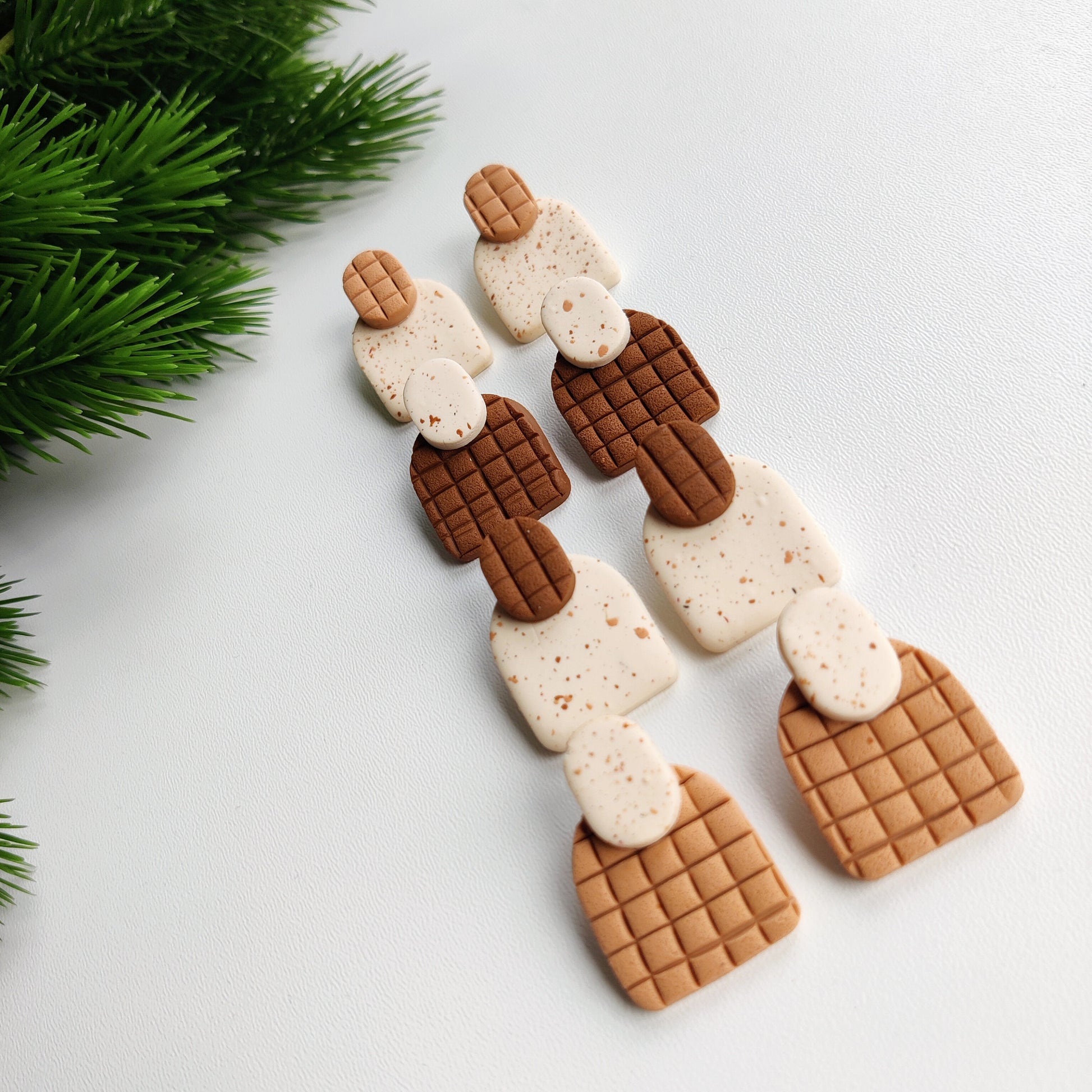 Retro earrings | Polymer clay earrings | Artisanal | Handmade | Jewellery | Minimalist | Christmas | Polymer Clay | Stud Earrings