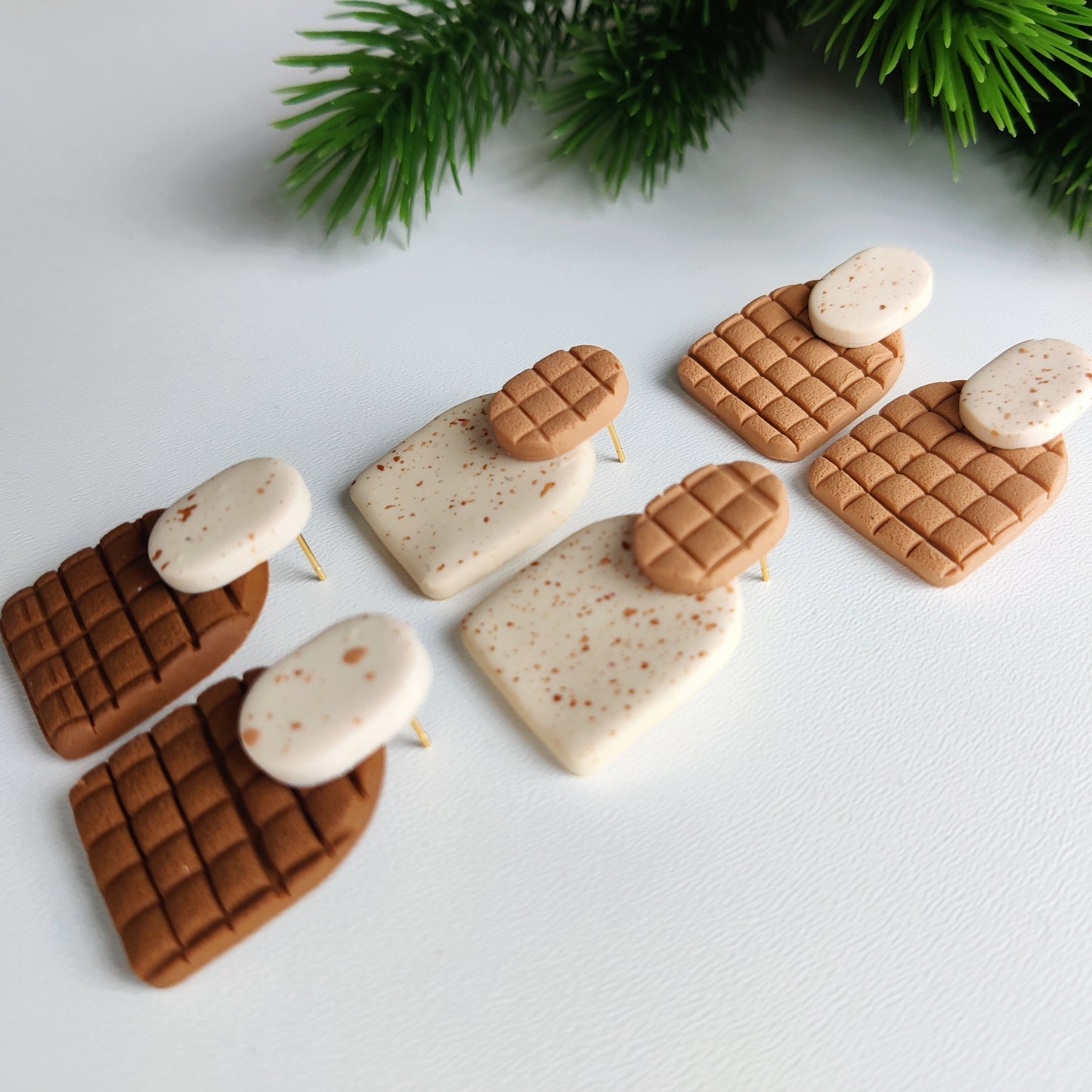 Retro earrings | Polymer clay earrings | Artisanal | Handmade | Jewellery | Minimalist | Christmas | Polymer Clay | Stud Earrings