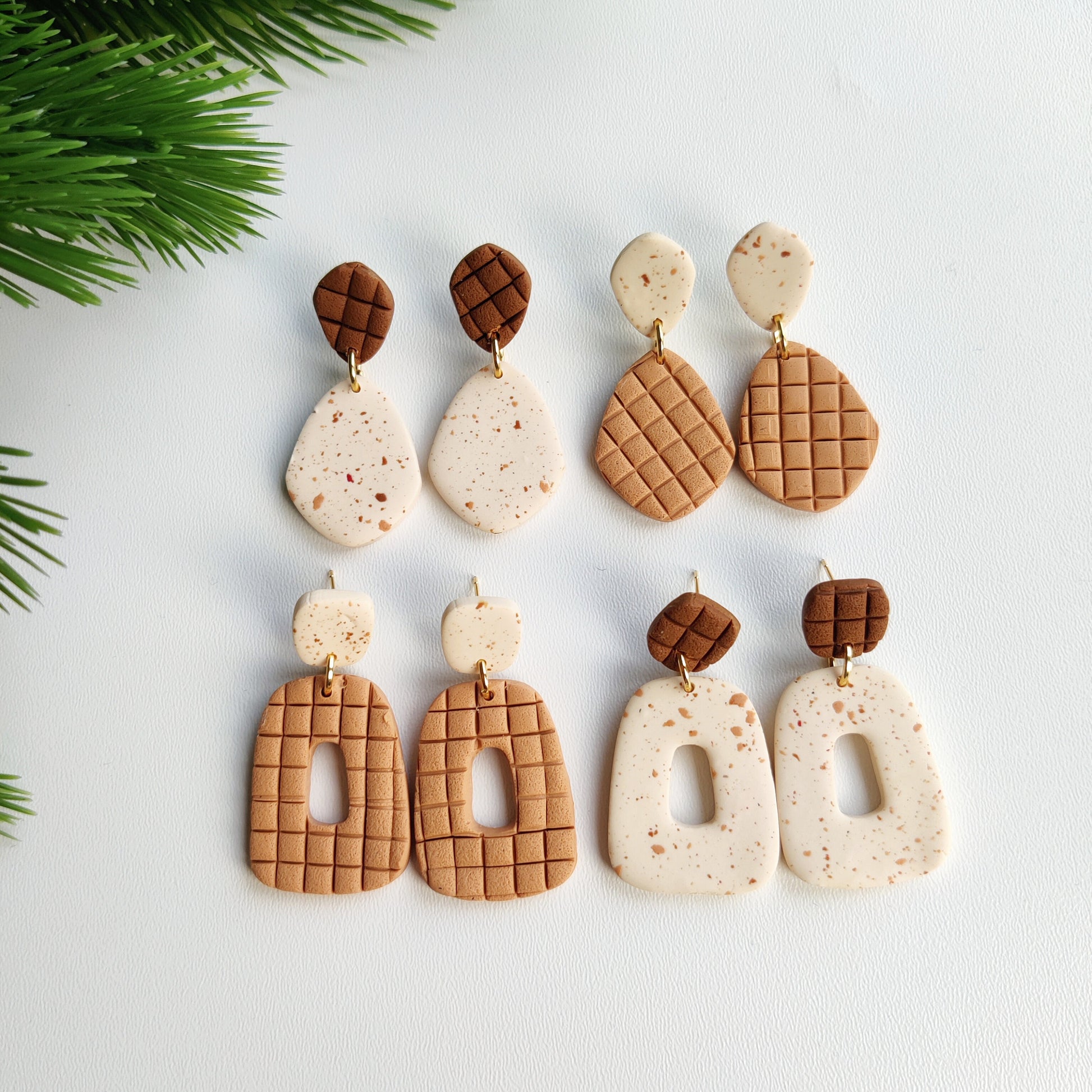 Retro earrings | Polymer clay earrings | Artisanal | Handmade | Jewellery | Minimalist | Christmas | Polymer Clay | Dangle Earrings