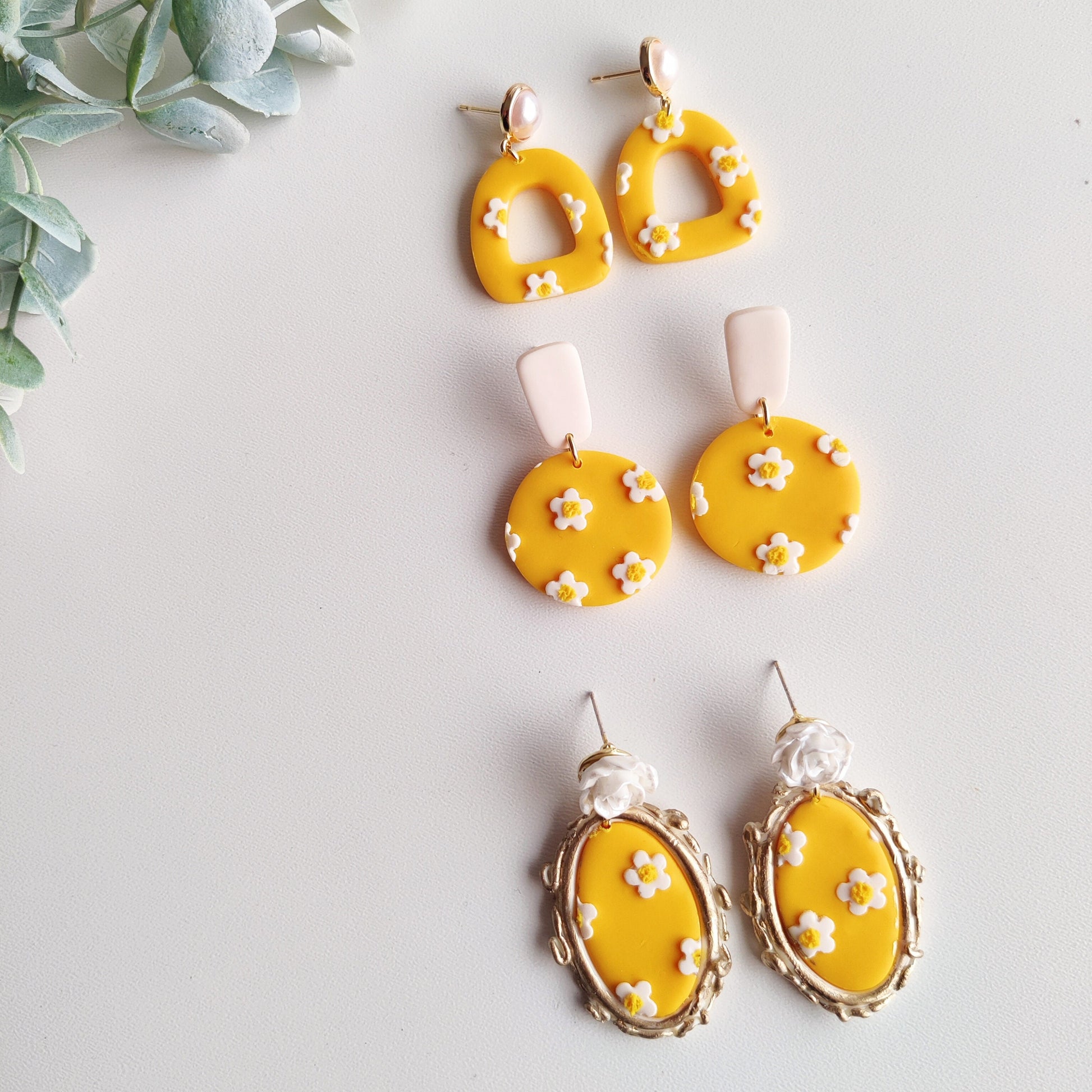 Polymer Clay Earrings | Flower Earrings | Clay Earrings | Floral Earrings | Aesthetic Earrings | Statement Earrings | Elegant Earrings