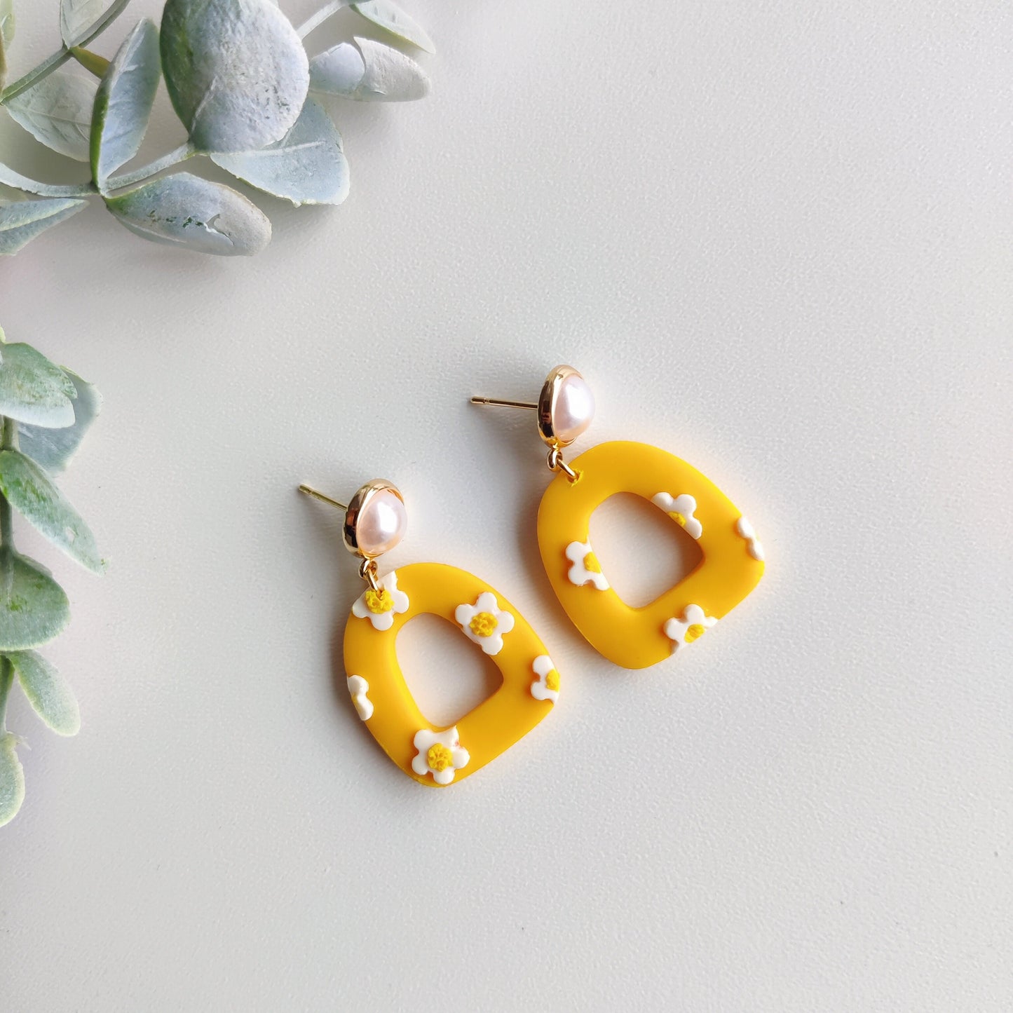 Polymer Clay Earrings | Flower Earrings | Clay Earrings | Floral Earrings | Aesthetic Earrings | Statement Earrings | Elegant Earrings